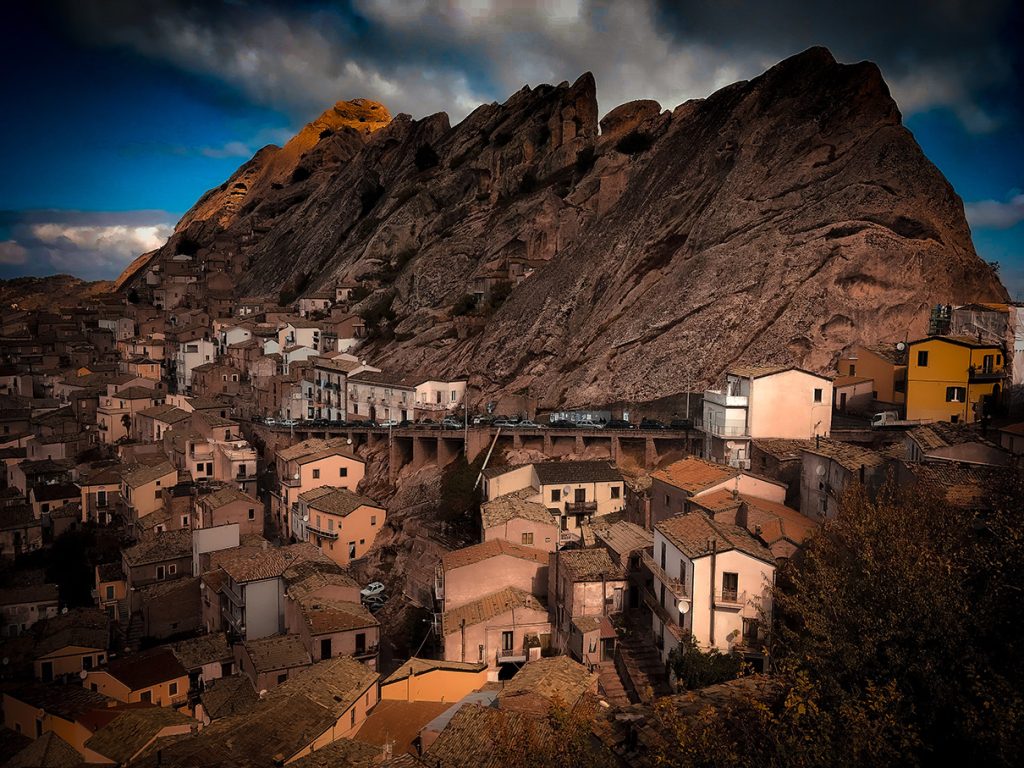 Foto del borgo di Pietrapertosa tra le Dolomiti Lucane