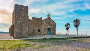 La chiesa della madonna di Mare sulla costa calabrese a Ciro Marina