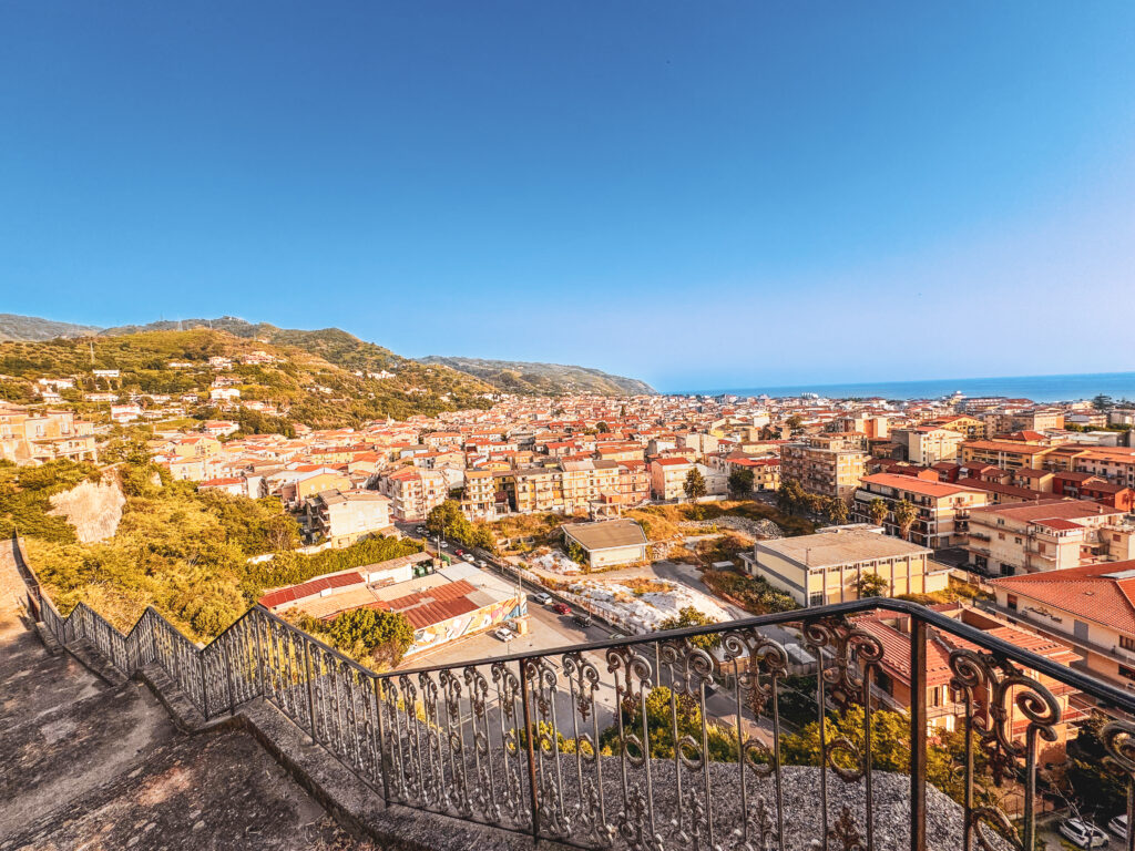 Il paese di Amantea visto dal centro centro sotrico
